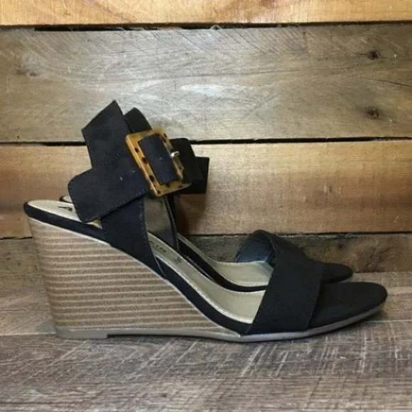 NEW Anne Klein Hibiscus Wedge Sandal - Picture 1 of 10